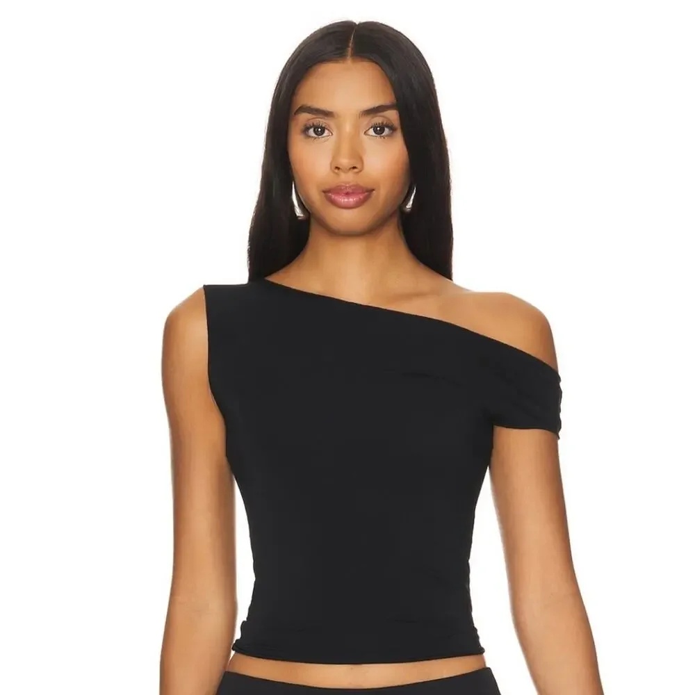 CLYQUE Emily Top in Black - Picture 1 of 10